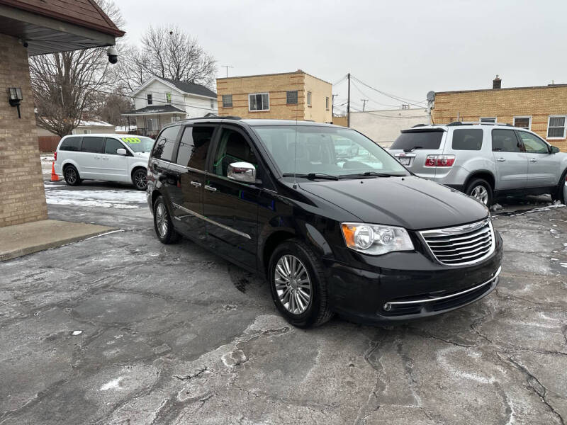 2014 Chrysler Town and Country Touring-L