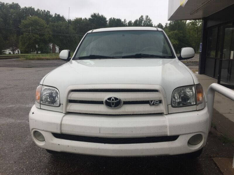 2005 Toyota Tundra for sale at BNM AUTO GROUP LLC in Leavittsburg OH