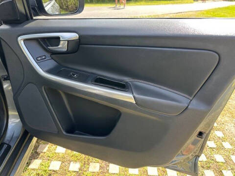 2016 Volvo XC60 T5 Drive-E Platinum