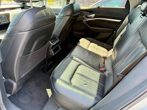 2019 Audi e-tron quattro Prestige