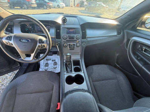2018 Ford Taurus SEL