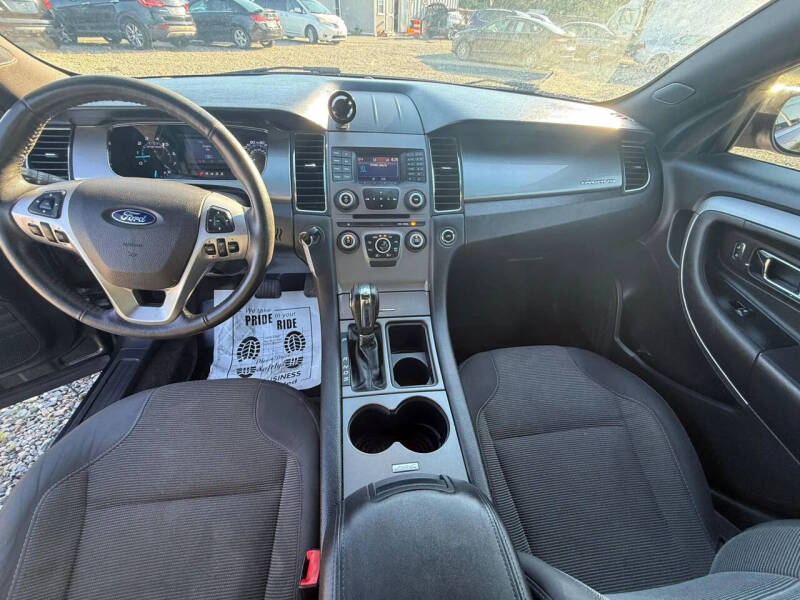 2018 Ford Taurus SEL