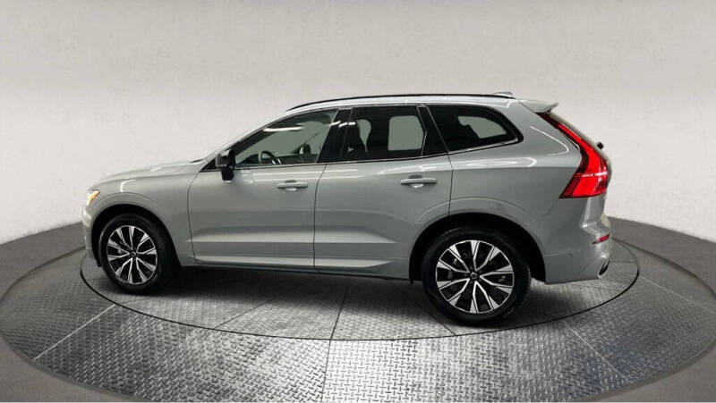 2024 Volvo XC60 B5 Plus Dark Theme