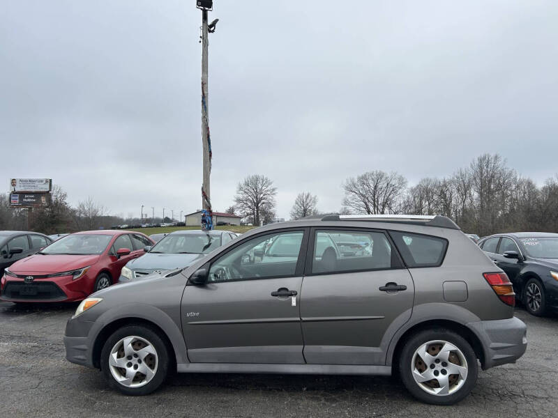 2006 Pontiac Vibe Base's photo