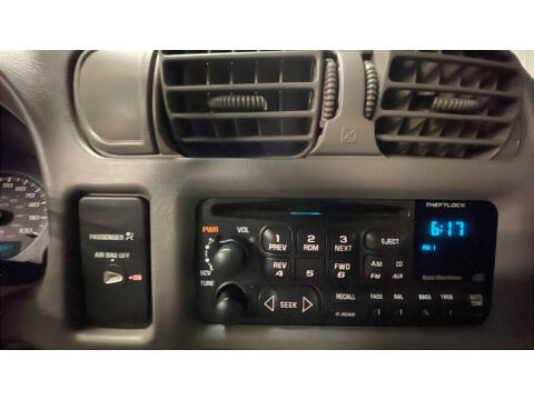 2002 Chevrolet S-10 LS