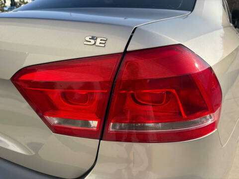 2012 Volkswagen Passat SE PZEV