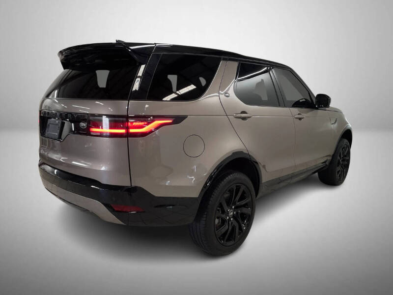 2023 Land Rover Discovery P300 S R-Dynamic