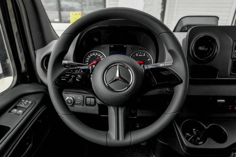 2025 Mercedes-Benz Sprinter 2500