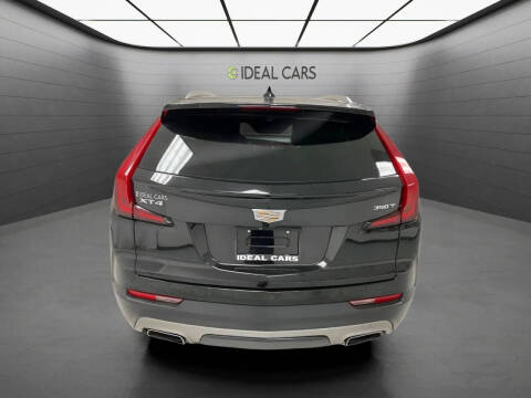 2020 Cadillac XT4 Premium Luxury