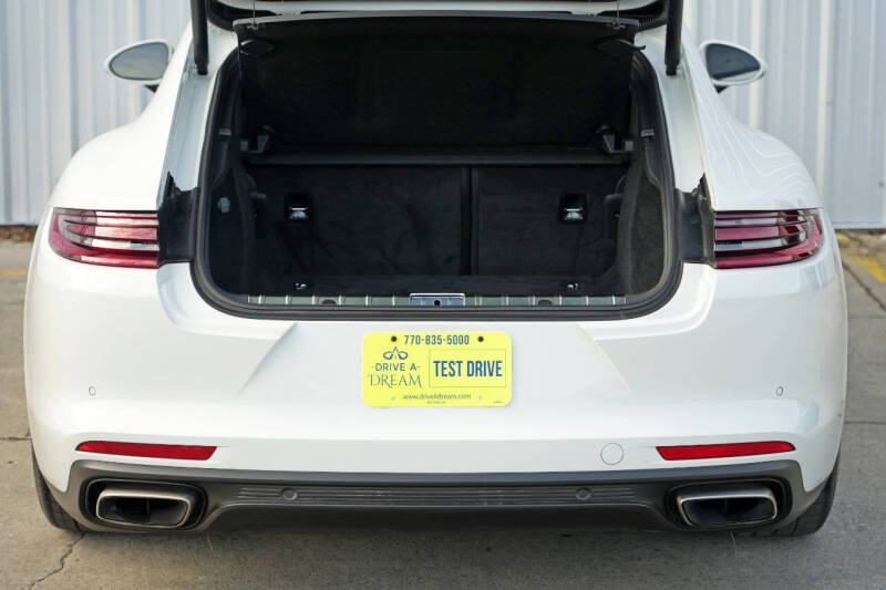 2018 Porsche Panamera 4