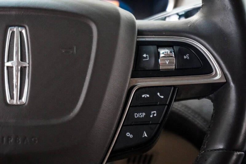 2019 Lincoln Nautilus Select