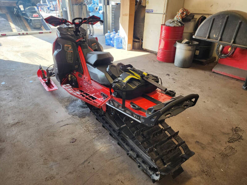 2023 Lynx Shredder DS