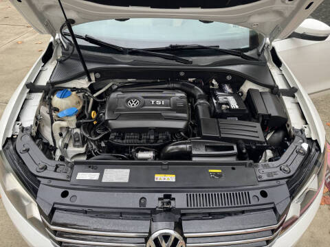 2015 Volkswagen Passat 1.8T SE