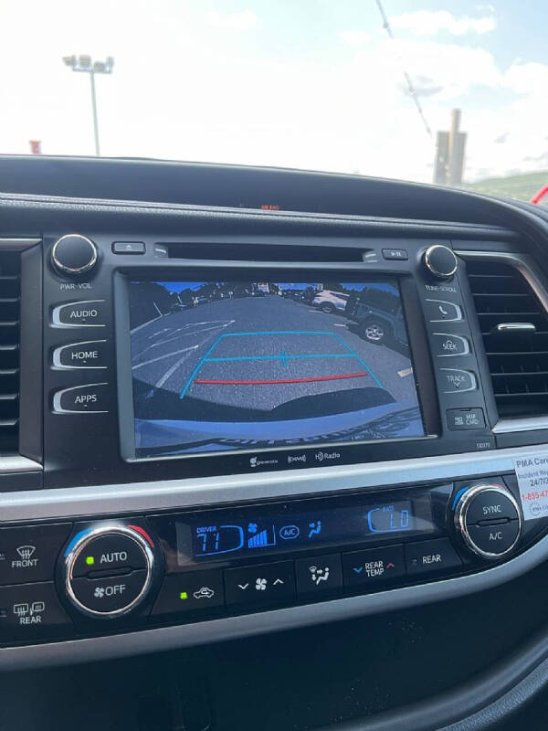 2017 Toyota Highlander SE