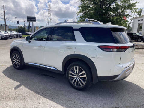 2022 Nissan Pathfinder Platinum