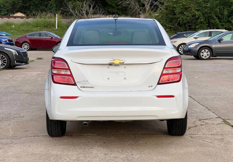 2019 Chevrolet Sonic LT Auto