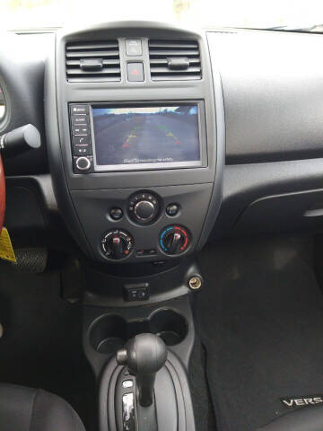 2019 Nissan Versa S Plus