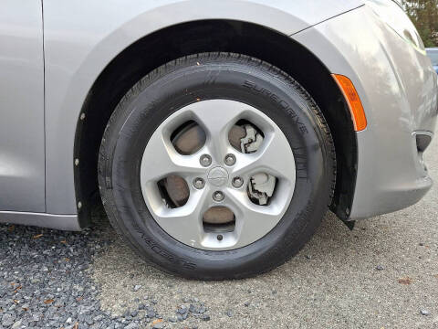 2017 Chrysler Pacifica Hybrid Touring Plus