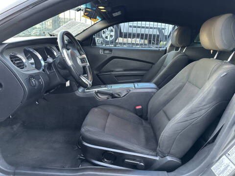 2014 Ford Mustang V6