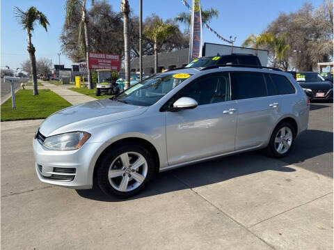 2015 Volkswagen Golf SportWagen for sale at Dealers Choice Inc in Farmersville CA