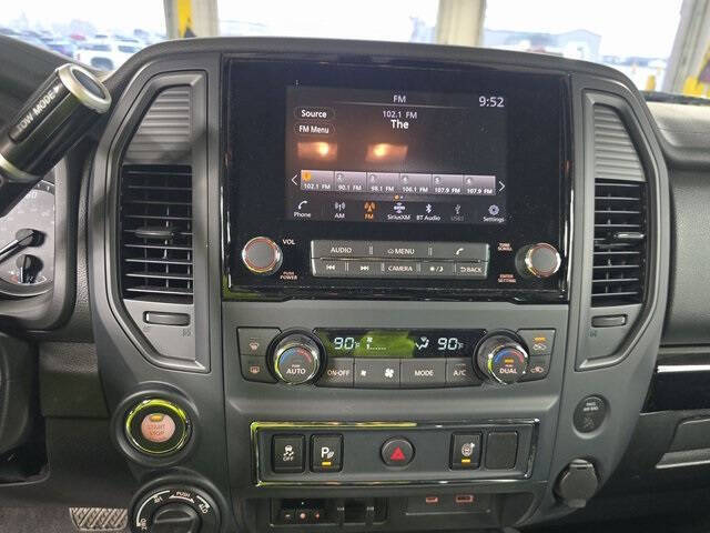 2024 Nissan Titan SV