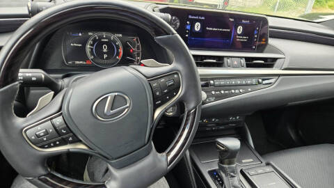 2021 Lexus ES 250