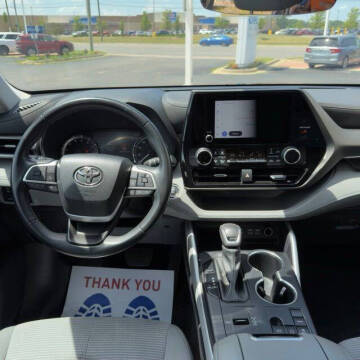 2023 Toyota Highlander LE