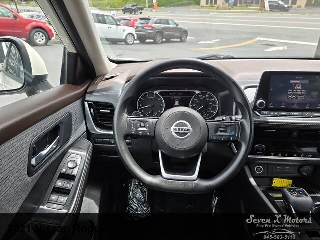 2021 Nissan Rogue SV