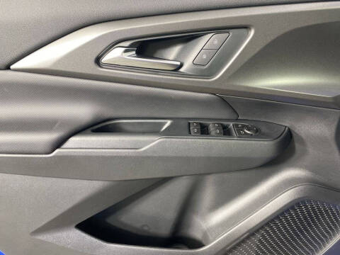 2026 Chevrolet Equinox EV LT 1