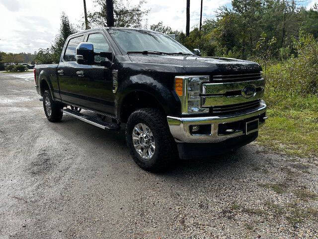 2017 Ford F-250 Super Duty Lariat photo 3