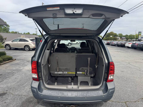 2008 Hyundai Entourage GLS
