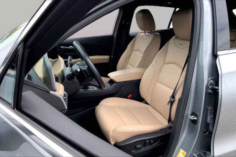 2024 Cadillac XT4 Luxury