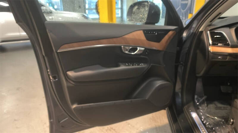 2023 Volvo XC90 B6 Plus Bright Theme 6P