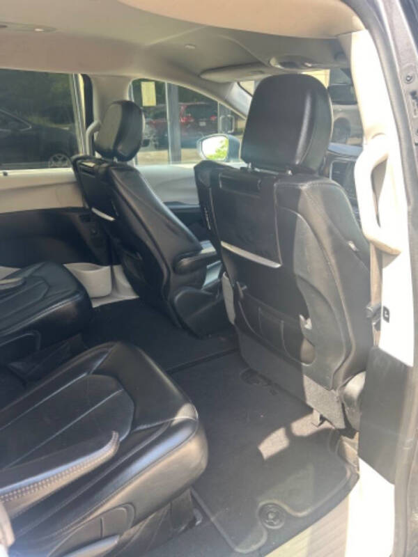 2017 Chrysler Pacifica Touring-L Plus