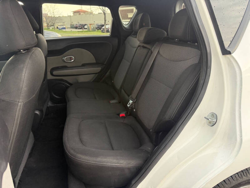 2017 Kia Soul +