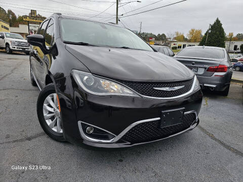 2017 Chrysler Pacifica for sale at North Georgia Auto Brokers in Snellville GA