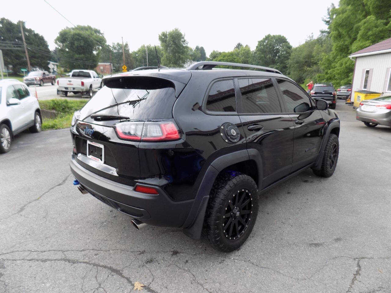 View vehicle photo 3