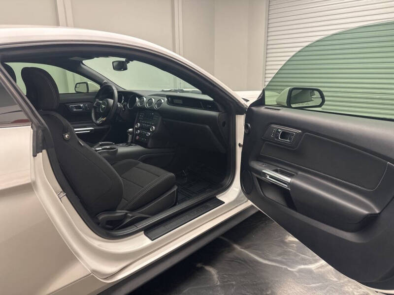 2017 Ford Mustang V6