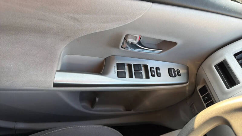 2017 Toyota Prius v Three