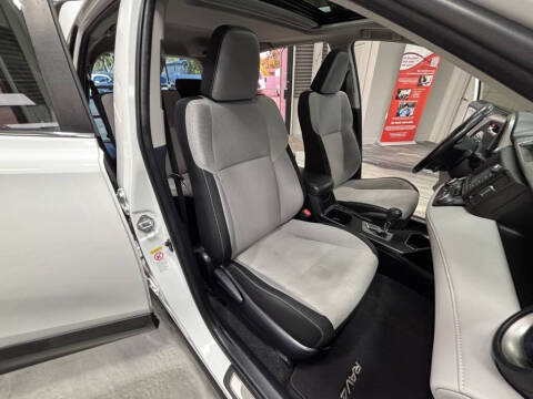 2017 Toyota RAV4 Hybrid XLE