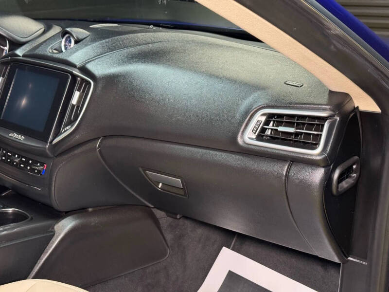 2017 Maserati Ghibli