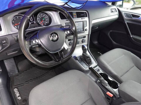 2017 Volkswagen Golf SportWagen