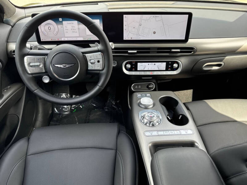 2025 Genesis GV60 Standard