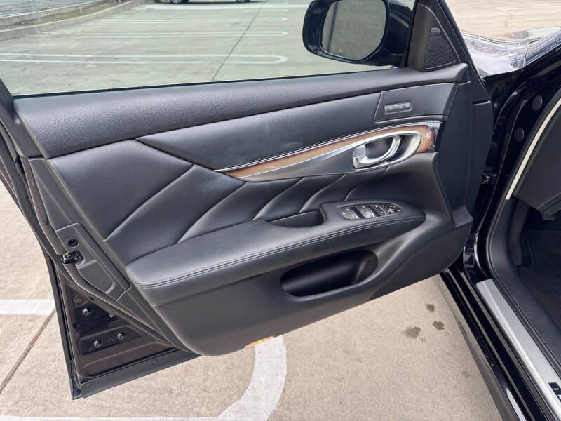 2015 Infiniti Q70 Hybrid