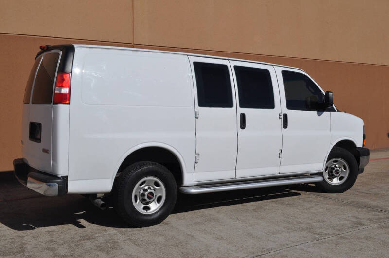 2017 GMC Savana 2500