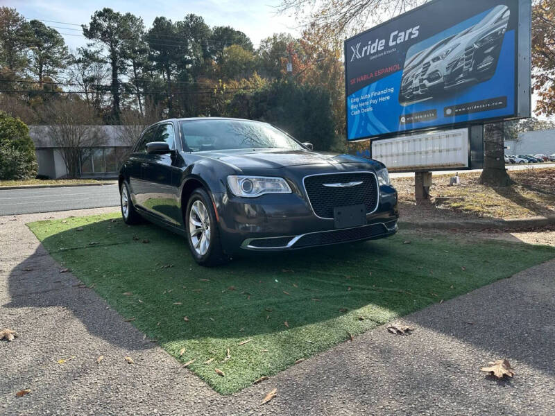 2016 Chrysler 300 Limited's photo