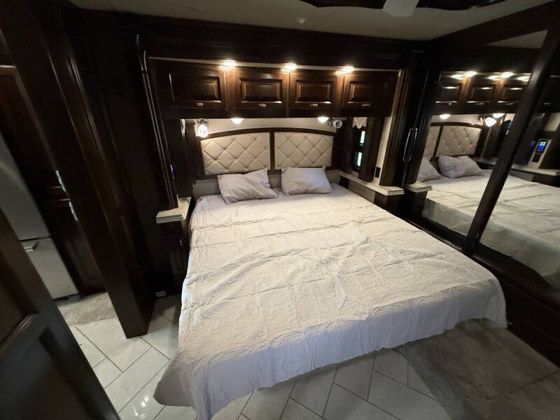 2016 Tiffin Allegro Bus