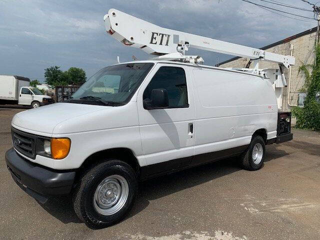 2005 Ford E-Series E-350 SD