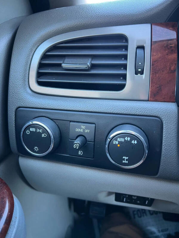 2013 Chevrolet Suburban LT 2500