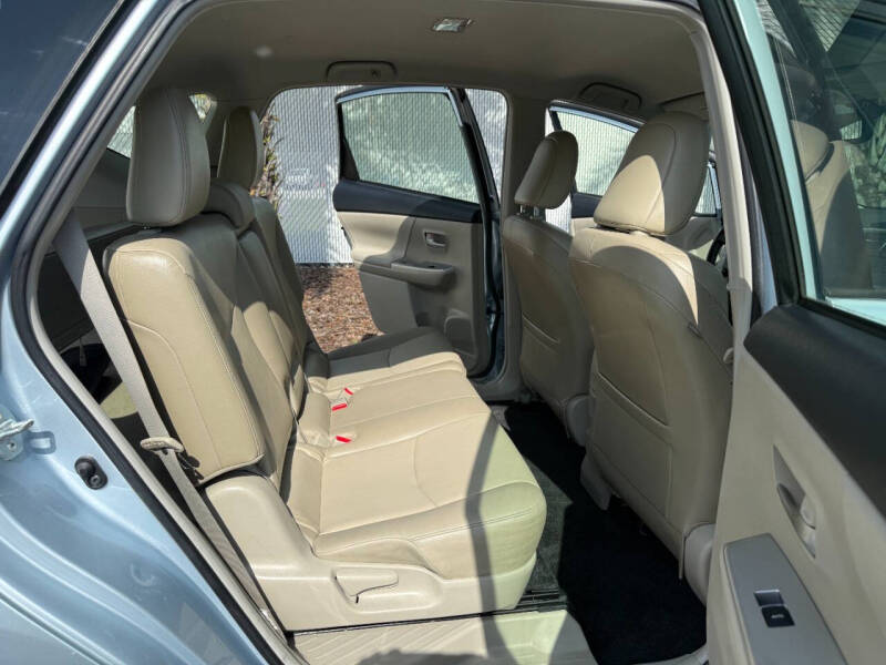 2013 Toyota Prius v Five